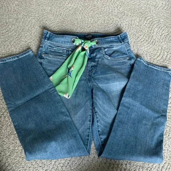 NYDJ Alina Legging crop jeans light wash with tie front - Picture 1 of 8